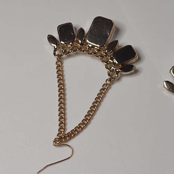 Very Pretty Gold Tone Metal And Clear Plastic Earrings - Picture 13 of 16